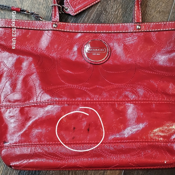 COACH F15142 Patent Leather Signature C Tote - Picture 7 of 16